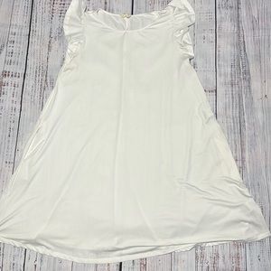 Ninexis, White Dress